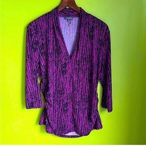 Vince Camuto Relaxed Graphic Blouse with 3/4 Sleeves in Black and Purple